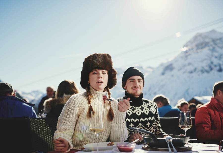 Meeting place on the sun terrace - Burg Hotel Oberlech