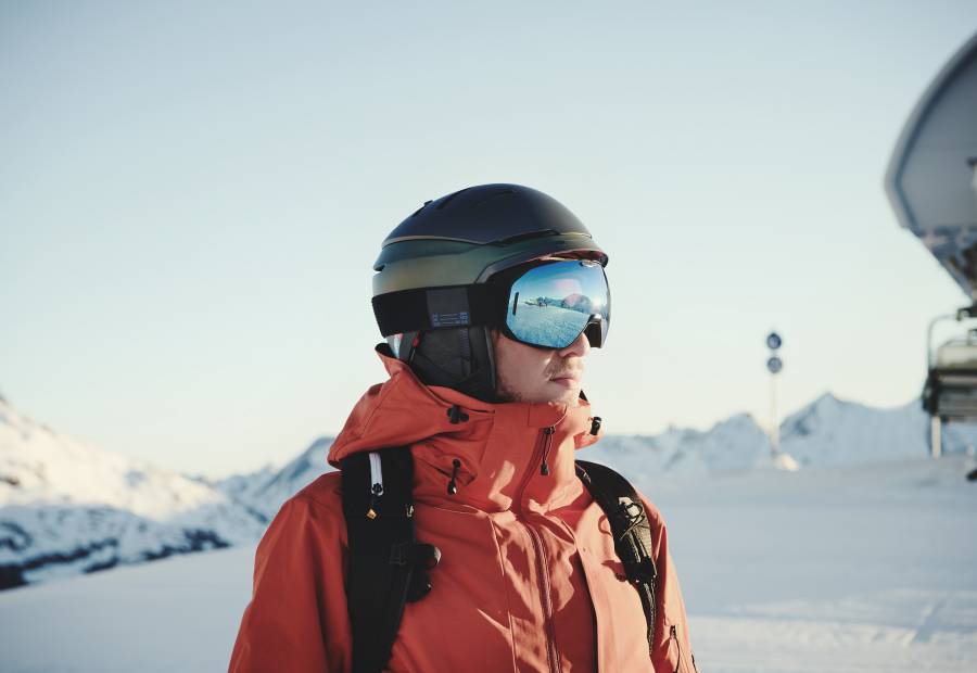 Alpine fun on the snowboard  - Burg Hotel Oberlech