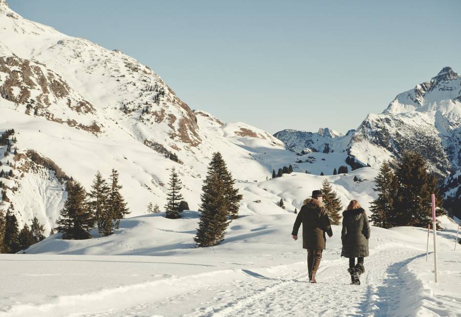 Winter hiking adventure - Burg Hotel Oberlech