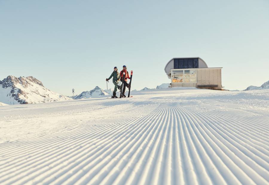 Slopes for experienced winter sports enthusiasts & beginner skiers - Burg Hotel Oberlech